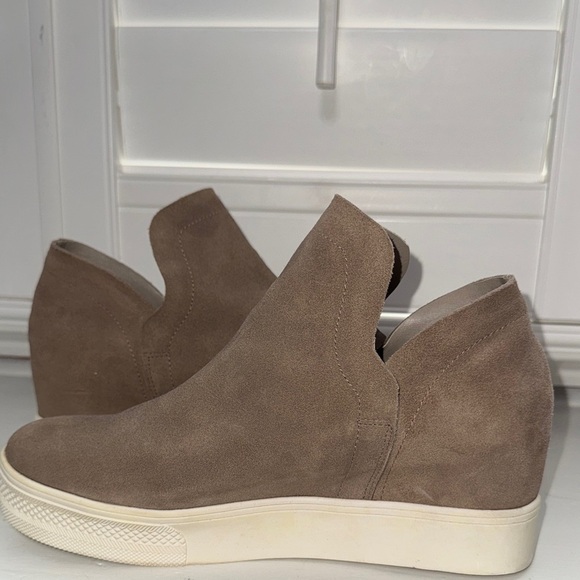 Steve Madden Tan Suede Ankle Booties EUC❤️ worn once - Picture 1 of 7